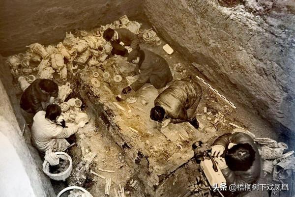 盜洞打得既準又深，考古隊發掘時跟著洞口走，取得重大考古發現