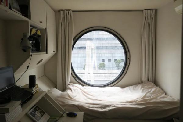 我去東京住了一晚全世界最有名的膠囊旅館，感覺就像冒險