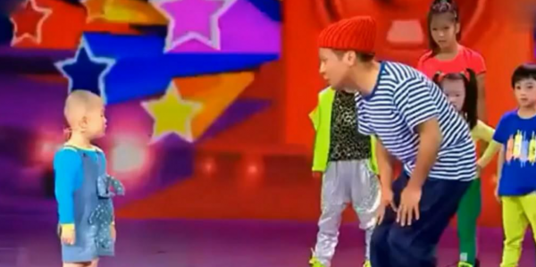 3歲走紅5歲登上春晚！被父母當成搖錢樹壓榨，張峻豪如今怎麼樣了