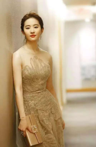 同是金庸女主,兩屆“小龍女”放在一起,李若彤跟劉亦菲你更喜歡誰