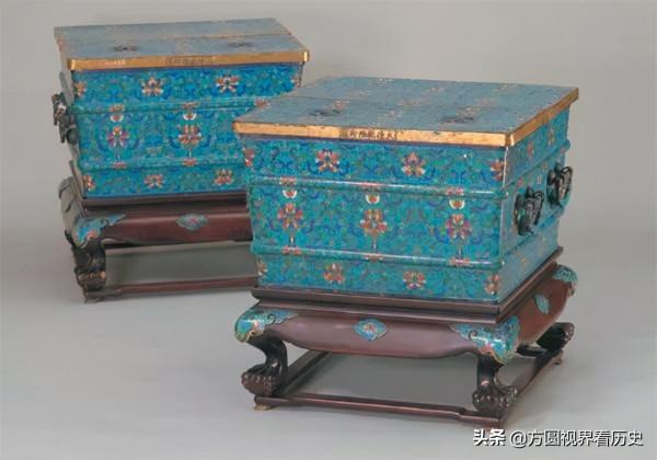 跑到故宮捐冰箱,專家:這是乾隆御用冰箱,捐贈者:在家沒地兒放 跑到故宮捐冰箱,專家:這是乾隆御用冰箱,捐贈者:在家沒地兒放