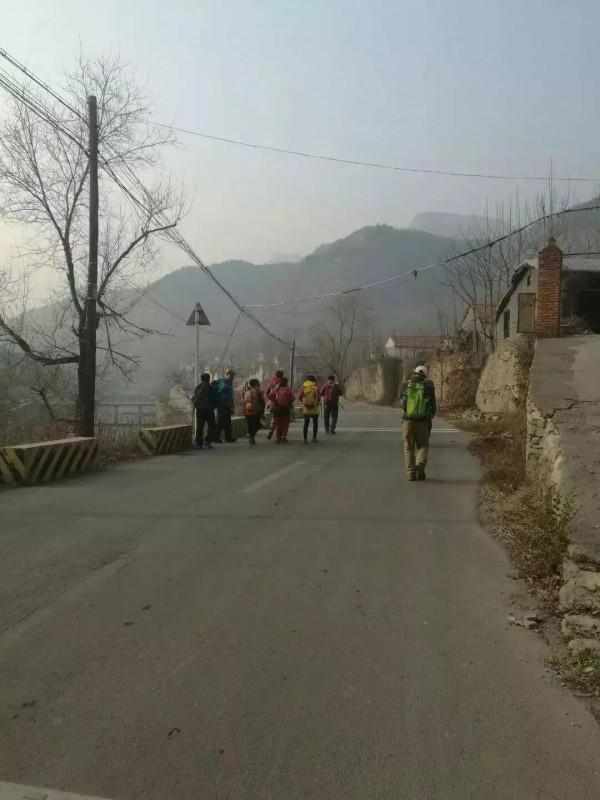 唐莊黃石屋聖峪口攀爬 唐莊黃石屋聖峪口攀爬