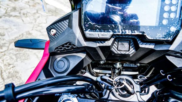 國產化,但依然很本田-CB400X靜態測評 國產化,但依然很本田-CB400X靜態測評