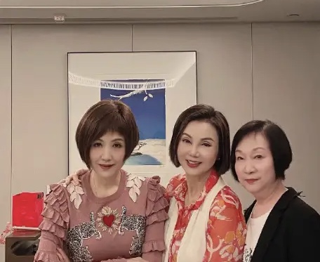 65歲謝玲玲生日,霍英東二媳婦罕露面,都嫁入豪門生活卻大不相同 65歲謝玲玲生日,霍英東二媳婦罕露面,都嫁入豪門生活卻大不相同