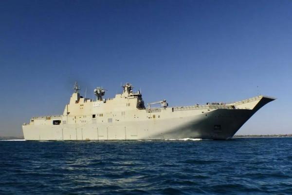 “堪培拉”級兩棲攻擊艦圖集（118圖）