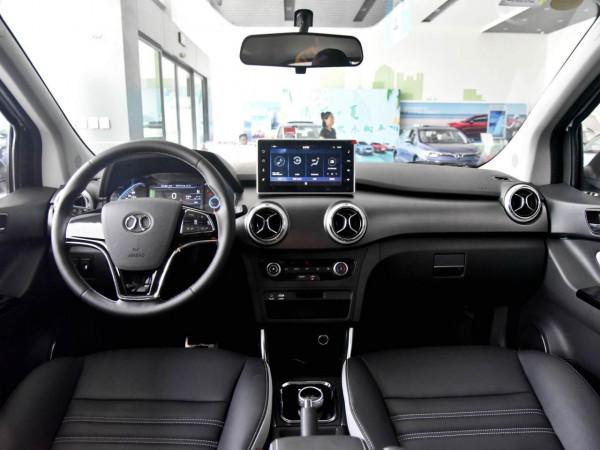 續航拉跨，價格低廉，內飾硬塑膠，買菜代步，實拍北汽新能源EC5