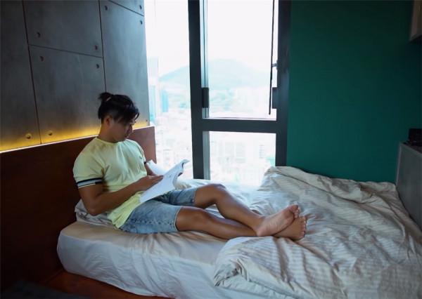 一位香港30歲獨居青年,買下18㎡雙陽臺“奈米樓”,網友:太逼仄 一位香港30歲獨居青年,買下18㎡雙陽臺“奈米樓”,網友:太逼仄