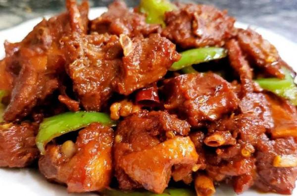 它是中國民間最大的菜系,每一道菜都堪稱是“經典之作” 它是中國民間最大的菜系,每一道菜都堪稱是“經典之作”