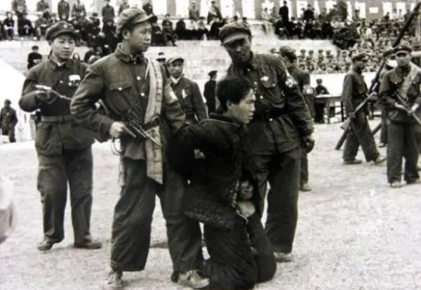 1952年,雲南一戰犯為減刑,獻出一件國寶級文物,驚動了省級領導 1952年,雲南一戰犯為減刑,獻出一件國寶級文物,驚動了省級領導