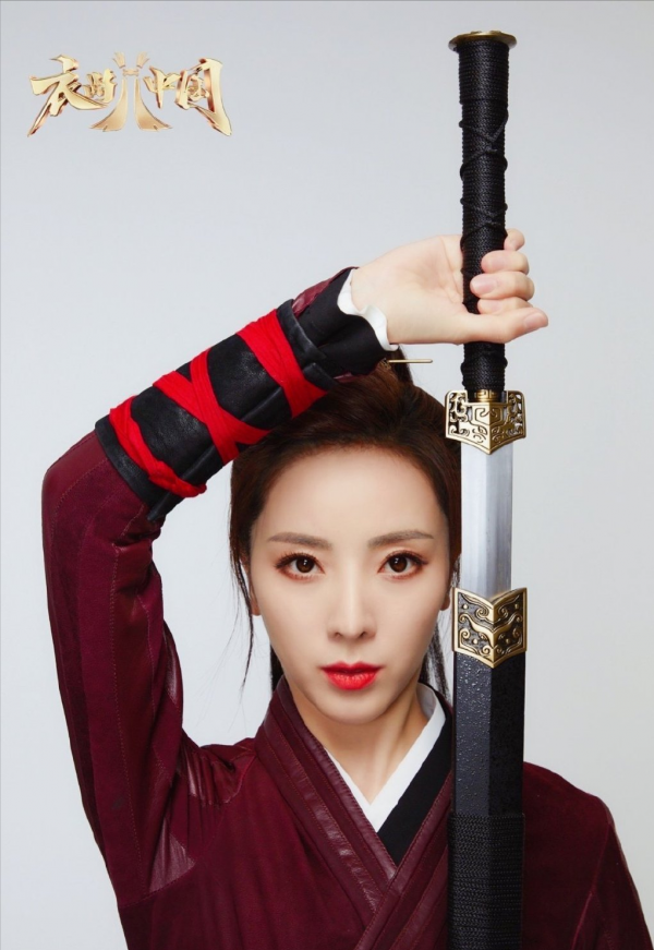 李思思：十年主持8次春晚，嫁初戀三年生兩子，她的背景是她自己