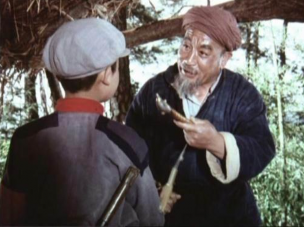 48年過去，當年出演《閃閃的紅星》的小紅星“潘冬子”怎麼樣了？