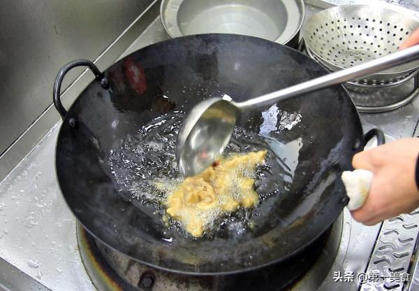 洋蔥炒肉片，最忌諱肉片直接下鍋炒，多加這一步，肉片鮮嫩不老