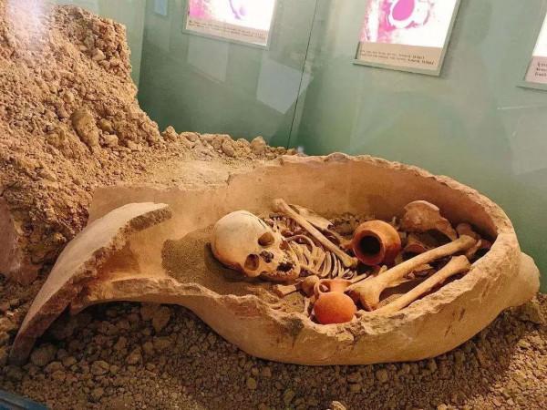 都2022年了，為什麼陰間還是古代的樣子？