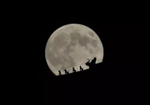 這個中秋,和月亮來一場“飛花令” 這個中秋,和月亮來一場“飛花令”