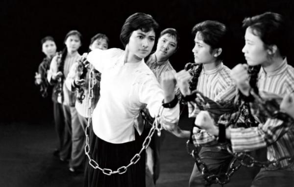 59年毛主席回韶山,指著李淑一向在座領導介紹:她是開慧的好朋友 59年毛主席回韶山,指著李淑一向在座領導介紹:她是開慧的好朋友