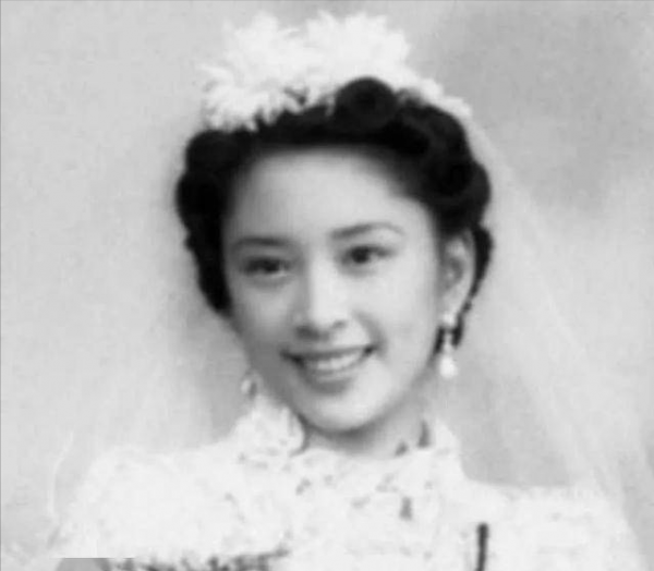 胡友松：民國影后胡蝶的私生女，27歲嫁給76歲的國民黨將領李宗仁