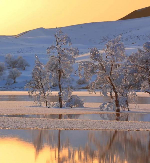 高畫質圖集！塔克拉瑪干沙漠下雪了