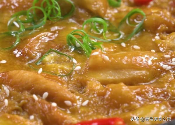 簡單好吃的蒜香滑蛋雞塊，鮮香微辣，嫩滑爽口，家人都愛吃