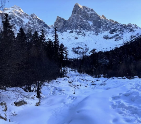 和閨蜜開著君越一起去西藏