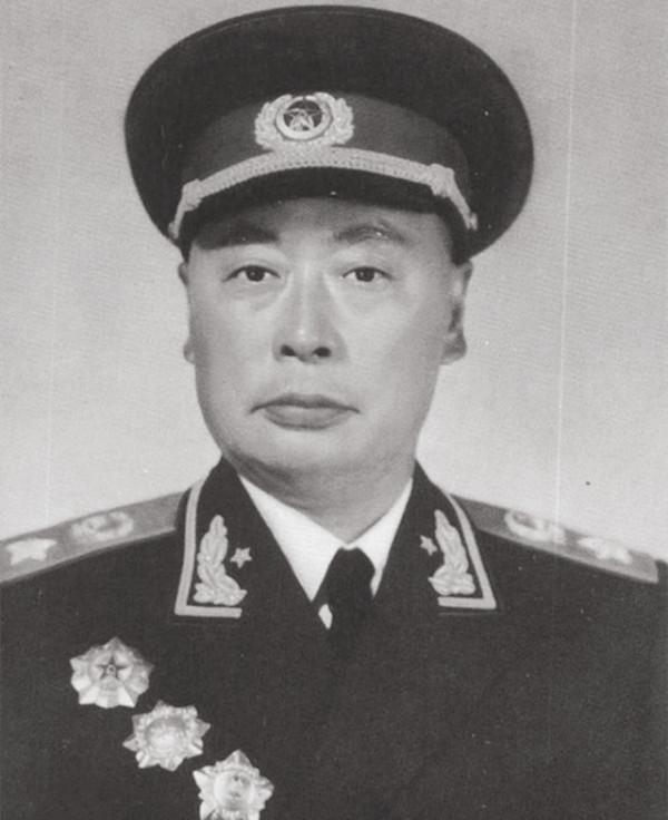 張靈甫被擊斃，陳毅徹查後發現報告中寫成自殺：我們這是騙毛主席