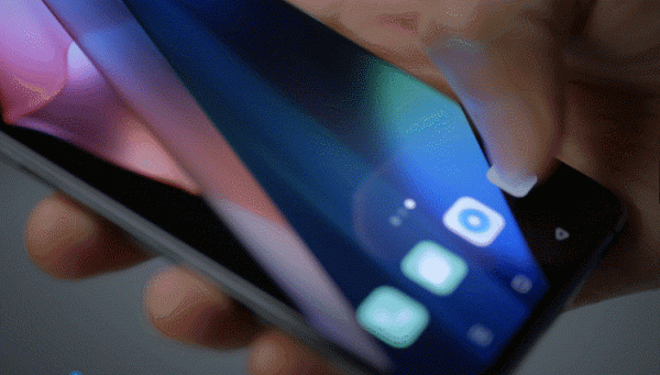 手機攝像發展新方向 OPPO曬出伸縮式鏡頭方案