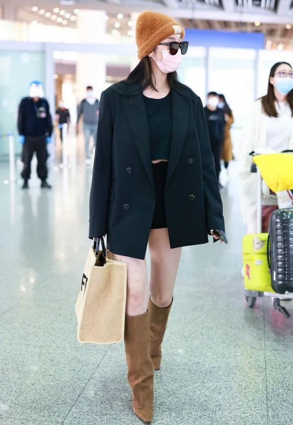 初雪,穿得像徐璐這麼可愛會得到愛情麼? 初雪,穿得像徐璐這麼可愛會得到愛情麼?