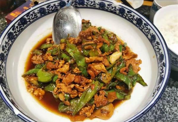 湖南請客吃飯，飯桌上少不了的10道菜，別地兒難吃到，都是好滋味