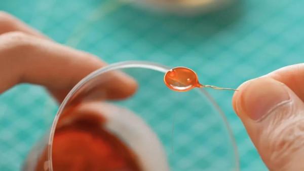 手工DIY丨值得一試的小手工（琥珀金魚篇）