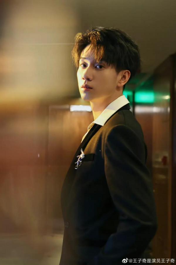 鳳凰網時尚之選：陳數、許佳琪、李若彤、尼坤、袁冰妍、INTO1