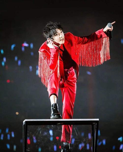 華晨宇與毛不易之前塵今時 華晨宇與毛不易之前塵今時