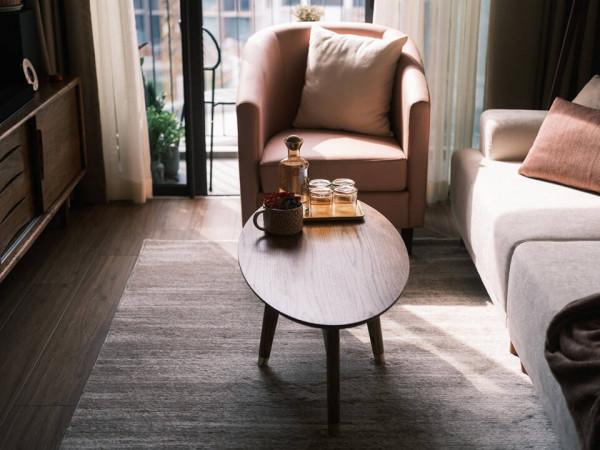 過上舒適獨居，偶爾接來父母小住，她家60㎡雖不高階卻溫馨感十足