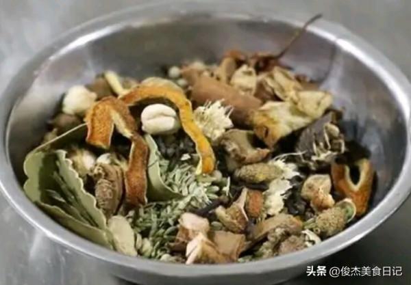 大廚根據多年經驗，總結價值萬元河南正宗胡辣湯配方和操作步驟