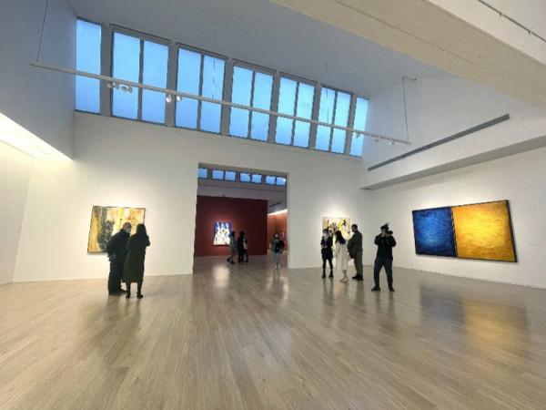 50餘件油畫作品講述王中軍的“藝術故事”