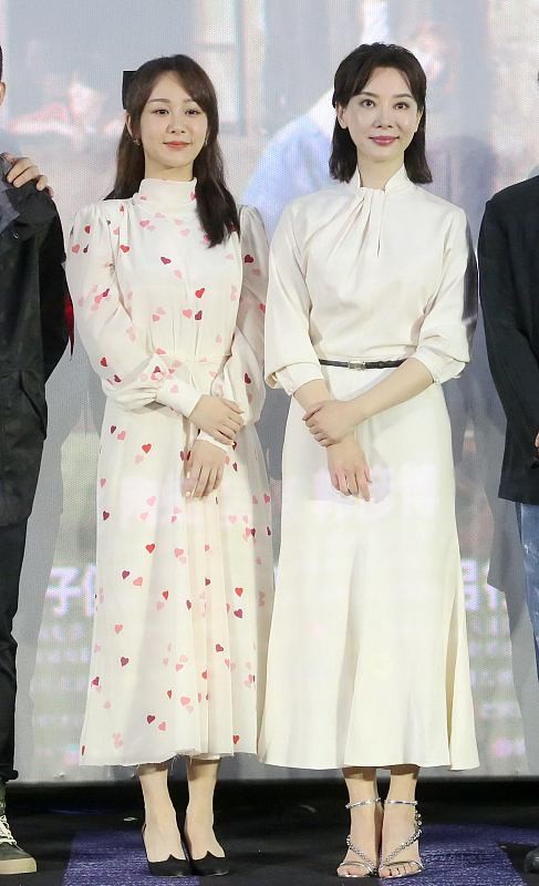 楊紫換了髮型同樣很美,身穿“愛心裙”好甜美,真是少女感滿滿 楊紫換了髮型同樣很美,身穿“愛心裙”好甜美,真是少女感滿滿