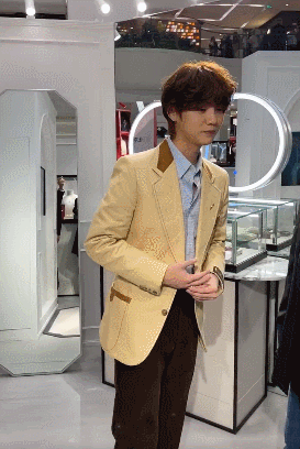 楊冪伸脖似鴕鳥,鹿晗關曉彤像老大爺,儀態差,顏值再高也白搭 楊冪伸脖似鴕鳥,鹿晗關曉彤像老大爺,儀態差,顏值再高也白搭