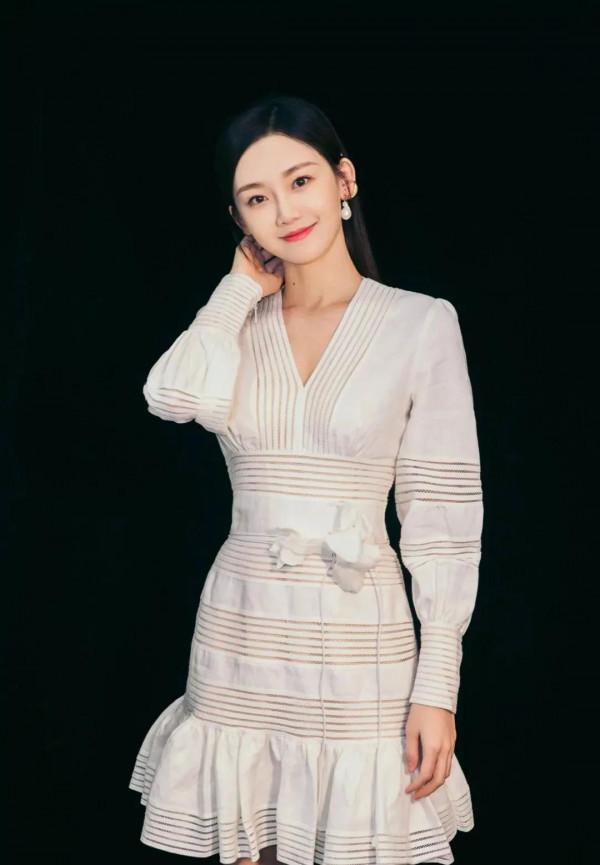 小獵豹鄭凱撿到寶了,苗苗氣質出眾 小獵豹鄭凱撿到寶了,苗苗氣質出眾