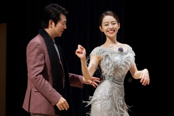 被官媒點名批評的5位明星,除了何炅李易峰,朗朗夫妻也赫然在列 被官媒點名批評的5位明星,除了何炅李易峰,朗朗夫妻也赫然在列