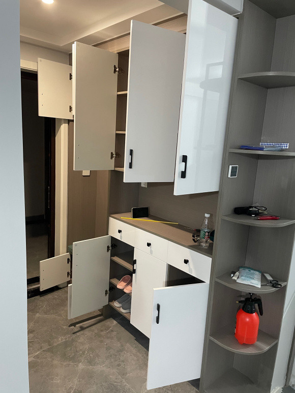 4個月，硬裝還沒結束，廚房沒裝，只吊了頂，全屋都是窄邊雙眼皮