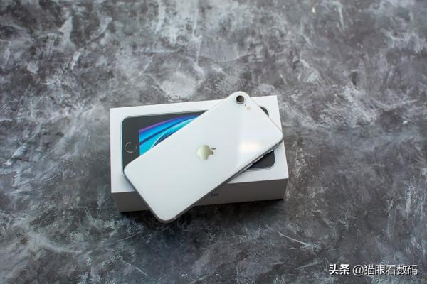 2021全球手機單品銷量排行出爐：蘋果獨佔七席，紅米兩款上榜