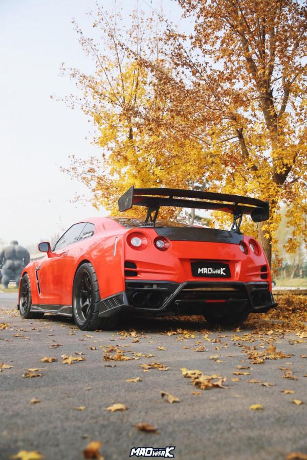 “盲改”GTR,改成什麼樣車主也不知道! “盲改”GTR,改成什麼樣車主也不知道!