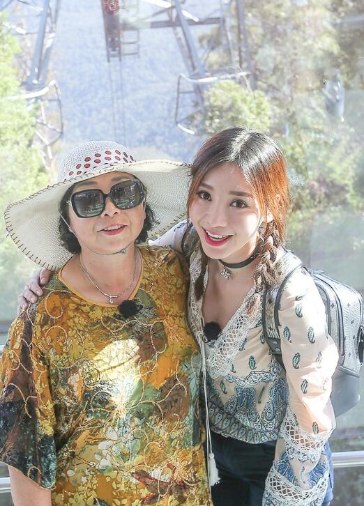 柳巖媽媽楊邦梅：心疼女兒成名路上遭受非議，更擔憂她的婚戀問題