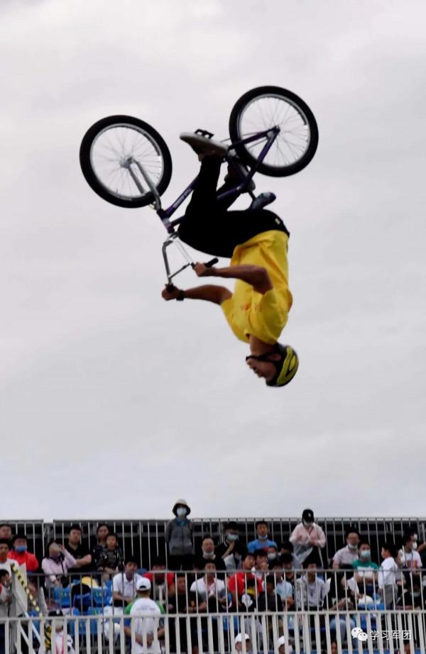 燃到“飛”起！來看全運會小輪車自由式公園賽