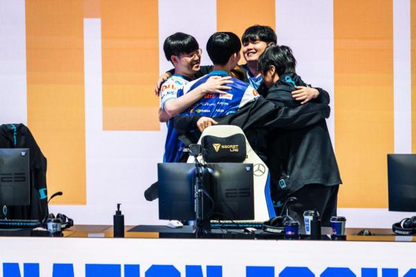 S11入圍賽day3簡報:LNG全勝晉級,C9意外翻車,DFM創下歷史 S11入圍賽day3簡報:LNG全勝晉級,C9意外翻車,DFM創下歷史