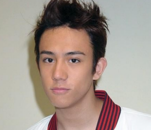 31歲模特被質疑生活拮据還敢生3胎，回應：窮不代表沒資格生娃