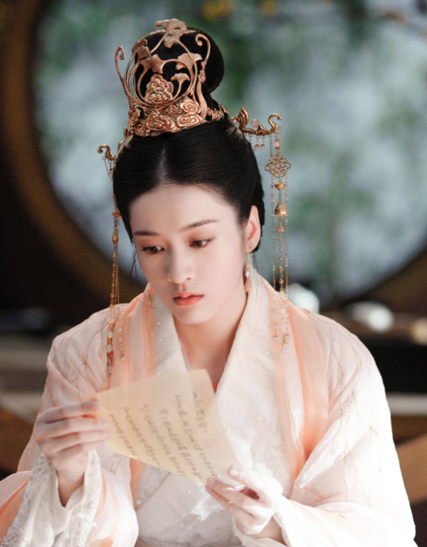 網劇《墨白》官宣開機，張雪迎首搭畢雯珺，演繹跨次元甜寵劇