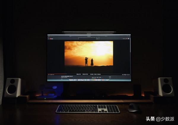 來分享 5 位作者好看又高效的桌面佈置