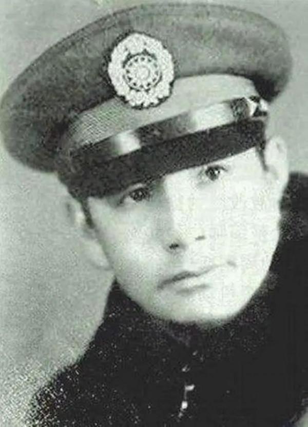 張靈甫要吃餃子，妻子滿心歡喜地準備食材，張靈甫卻將其殘忍殺害