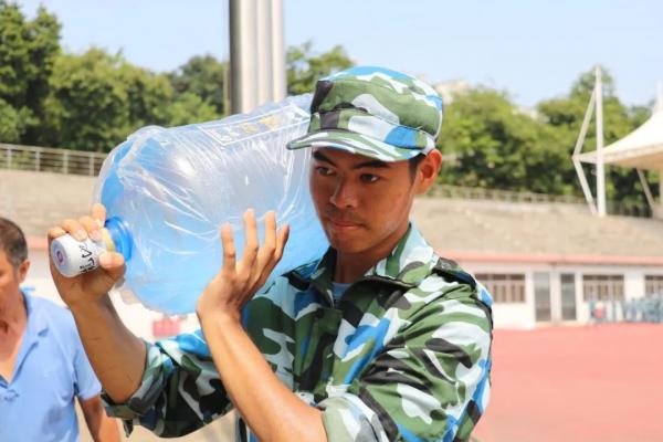 聽完教官唱歌,來看看廣東工業大學“軍花軍草”! 聽完教官唱歌,來看看廣東工業大學“軍花軍草”!