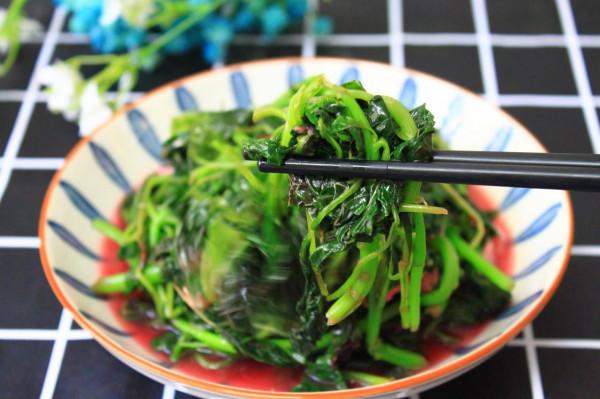 莧菜好吃有講究，記住3點“淡，燙，爛”，軟滑入味，全家都喜歡