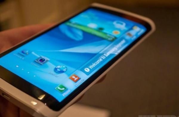 曲面屏是個坑?三星帶偏了國產機,卻自己不用了? 曲面屏是個坑?三星帶偏了國產機,卻自己不用了?